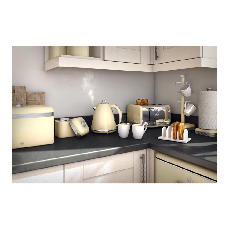 Swan SK19020CN 1.5L Retro Kettle - Cream