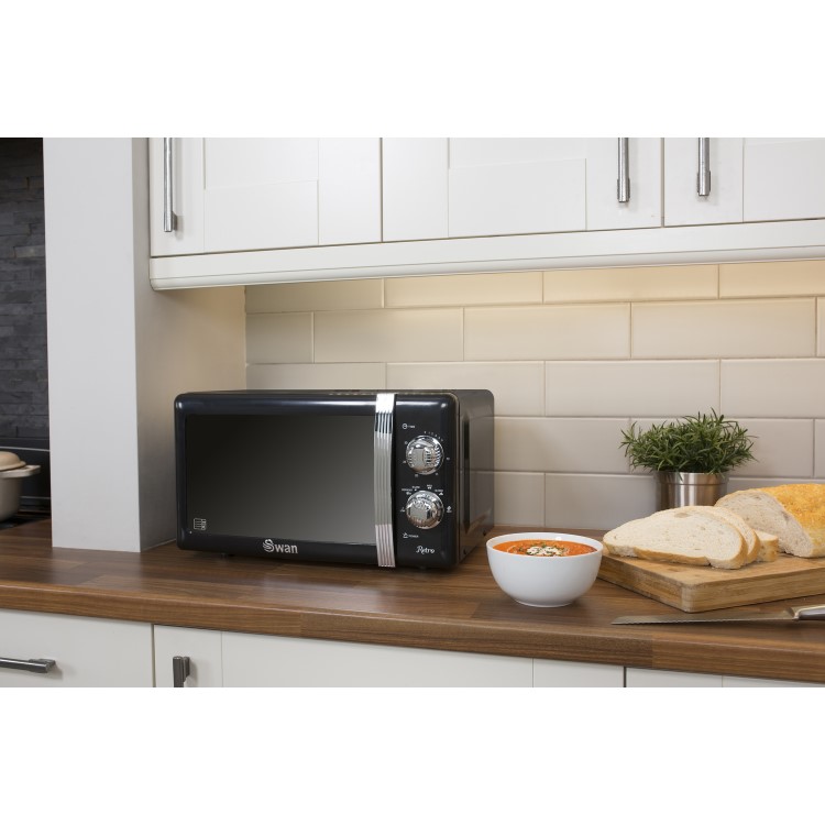 Swan SM22130BN Retro 20L Microwave Oven - Black