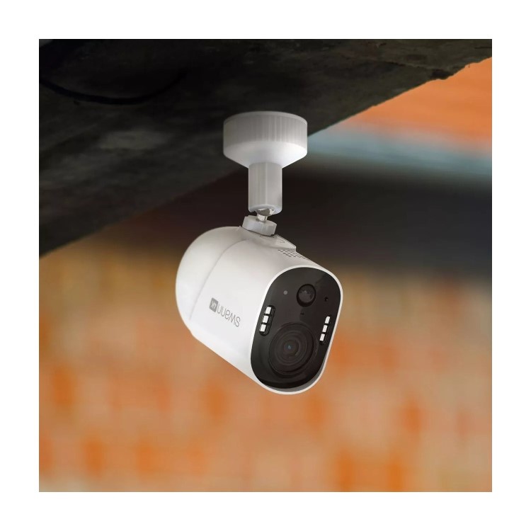 Swann Wireless with 2-way Talk Siren & Heat + Motion Detection Security Camera - 1 Pack