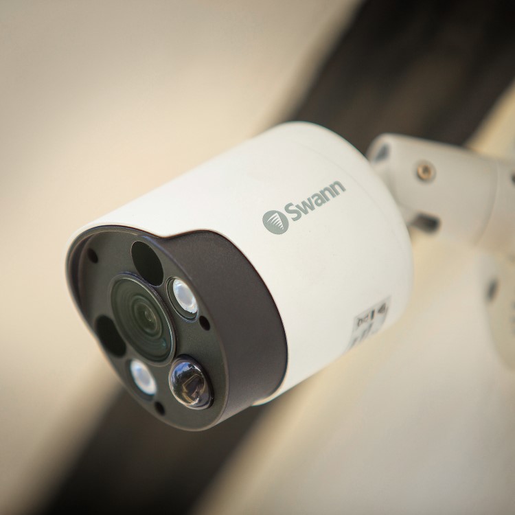 Refurbished Swann 5MP Super HD Thermal Sensing IP Spotlight Bullet Camera - 1 Pack