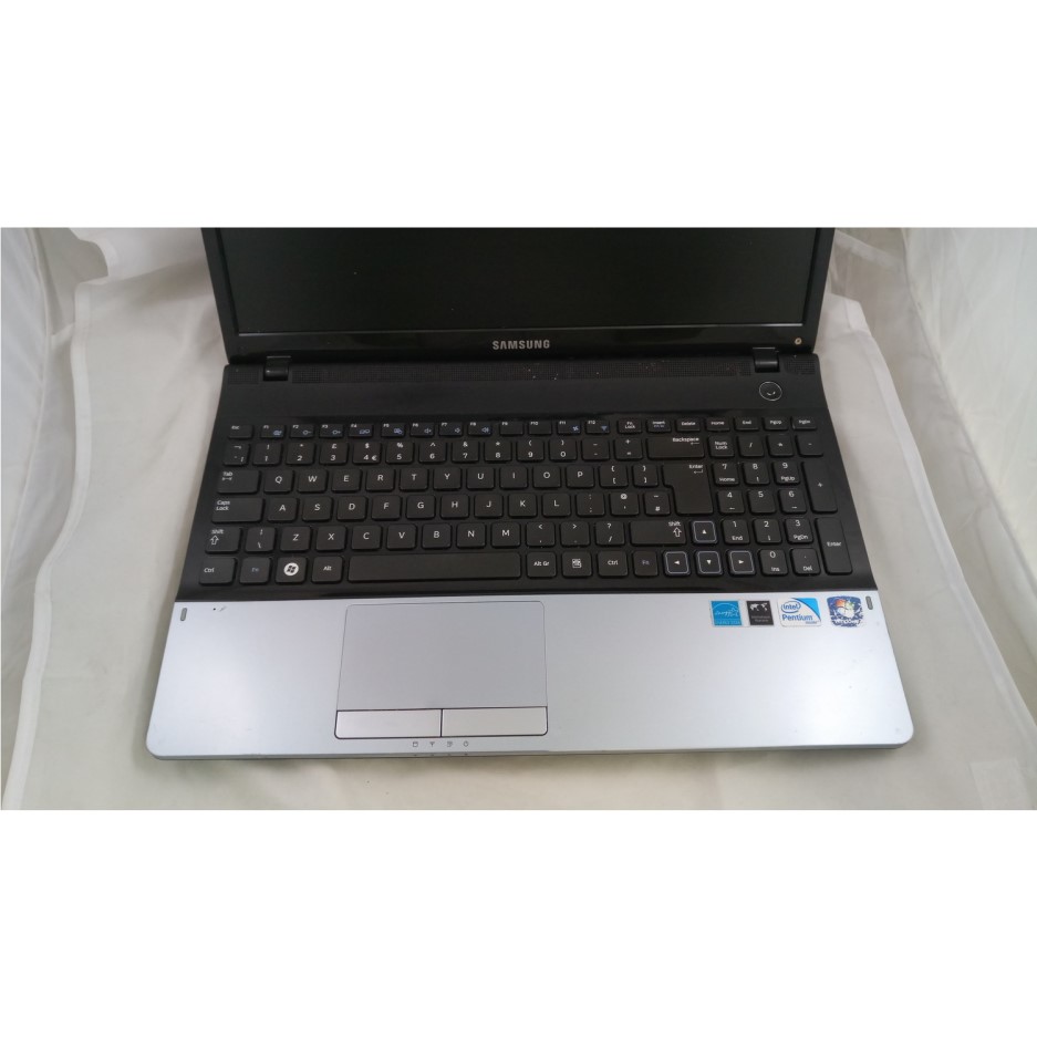 Refurbished Samsung NP300E5A Intel Pentium B950 4GB 320GB DVDRW 15.6