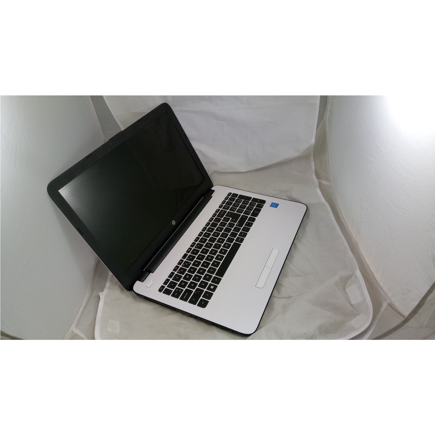 Refurbished HP 15 ay022na Intel Pentium N3710 4GB 1TB DVD RW 15.6