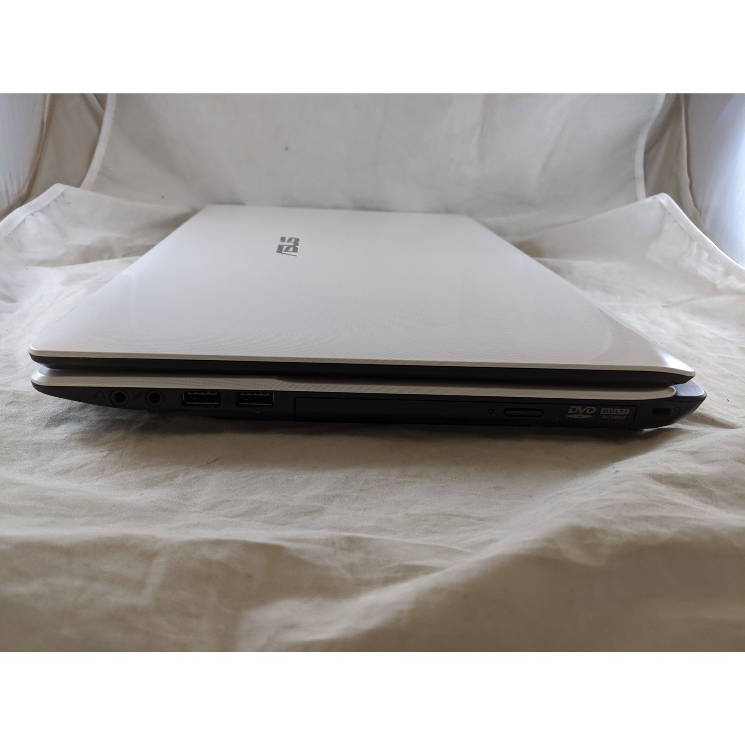 ホワイト ノートPC ASUS K53E 4GB 500G RW 無線 Refurbished Asus K53E Intel Celeron B815 4GB 500GB 15.6 Inch DVD