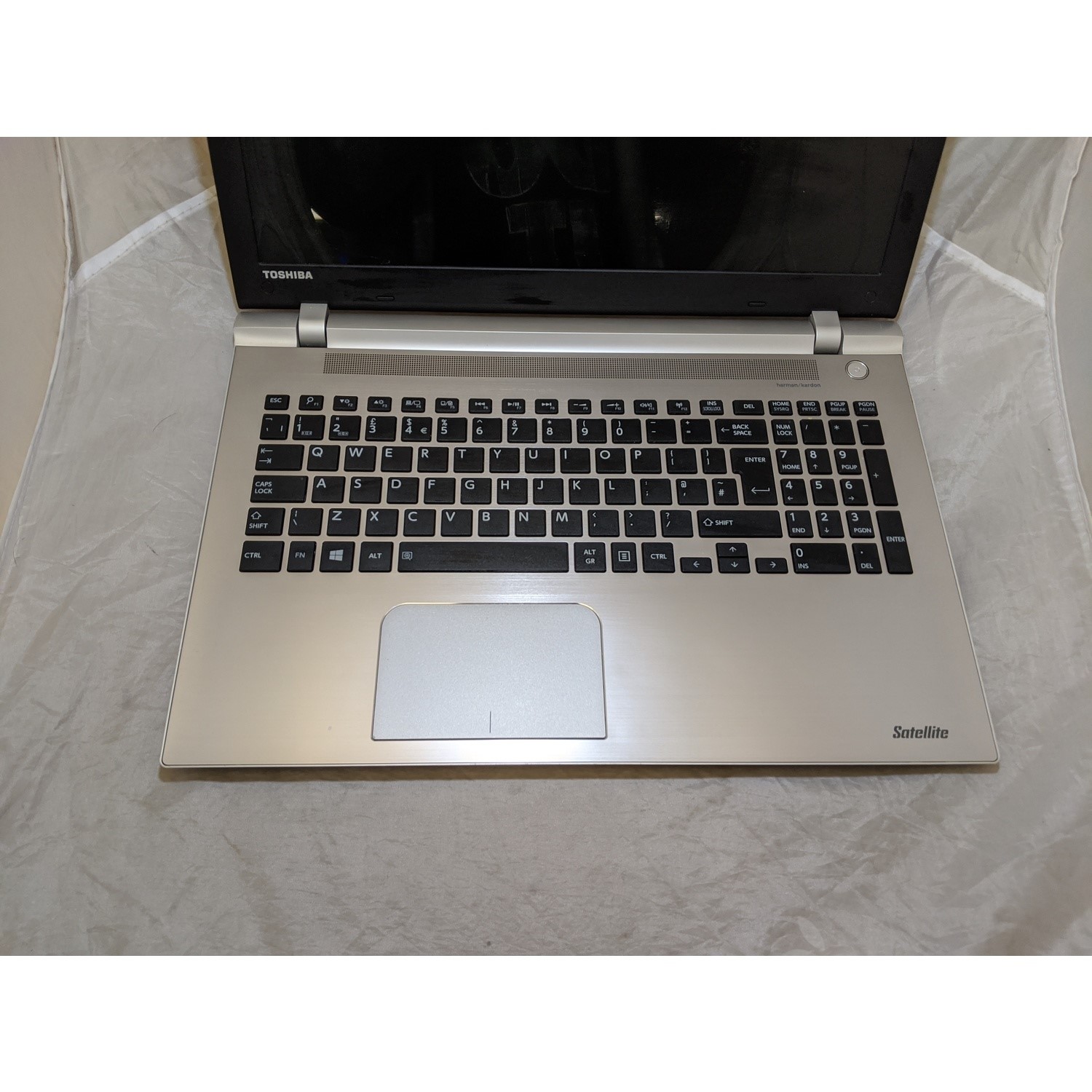 Refubished TOSHIBA SATELLITE P50D-C AMD A10-8700P RADEON R6 10 COMPUTE ...