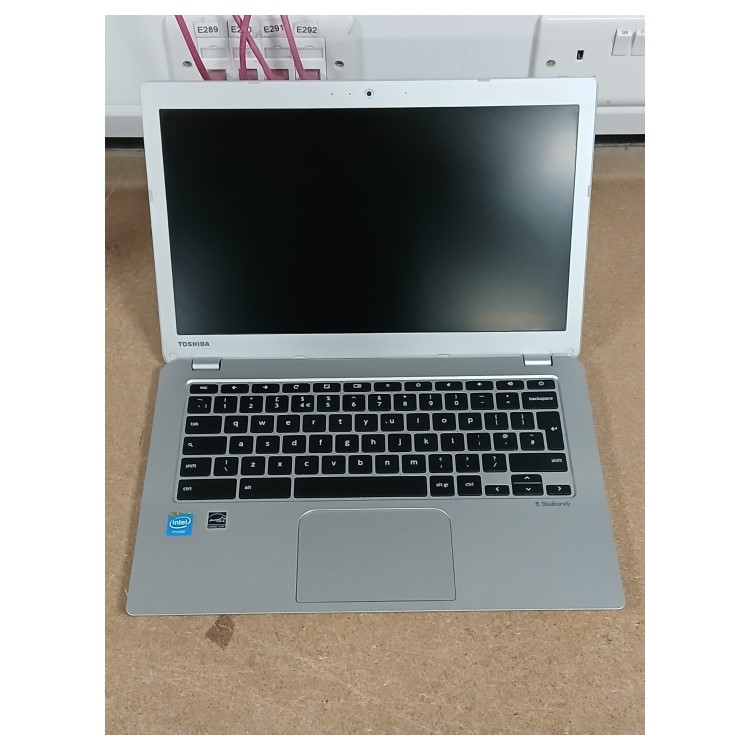 Refurbished Toshiba CB30-B-103 Intel Celeron 2955U 2GB RAM 16GB SSD 13.3 Inch Windows 10 Laptop