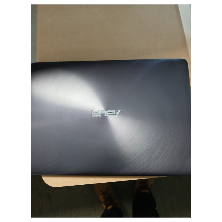 Refurbished ASUS UX330UAK Core i7-7500U 8GB 512GB 13.3 Inch Windows 10 Laptop