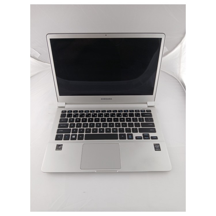 Refurbished Samsung NPX9003K Core i5-5200U 4GB RAM 128GB SSD 13.3 Inch Windows 10 Laptop