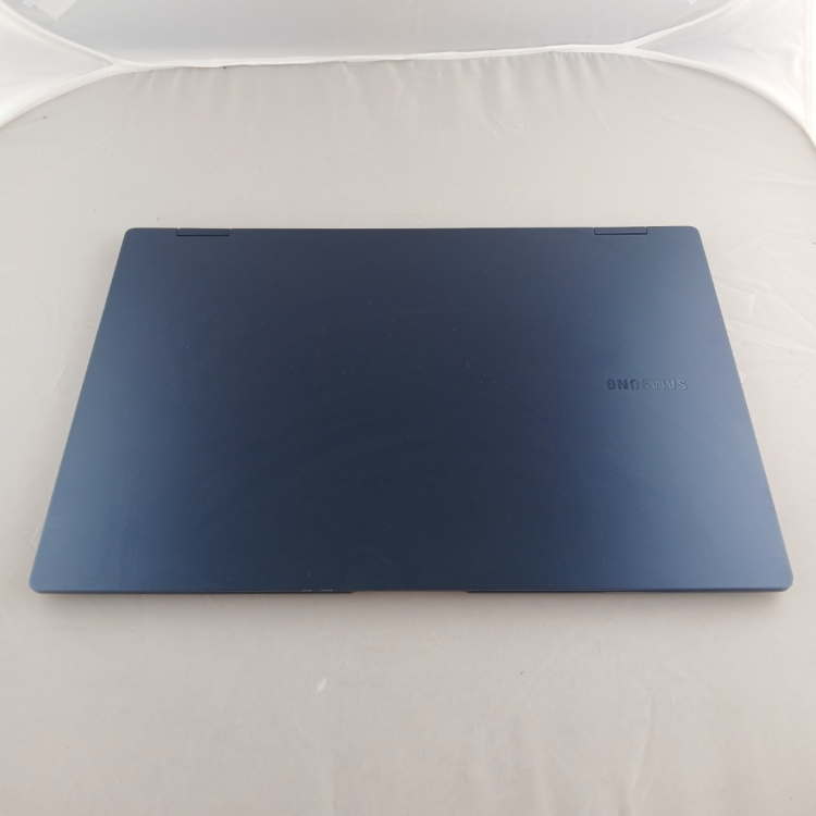 Refurbished Samsung 950QDB Core i7-1165G7 16GB RAM 512GB SSD 15.6 Inch Windows 11 Home Laptop