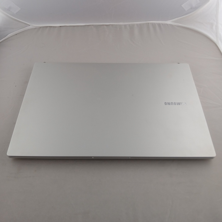 Refurbished Samsung 750XDA Core i5-1135G7 8GB RAM 256GB SSD 15.6 Inch Windows 11 Home Laptop