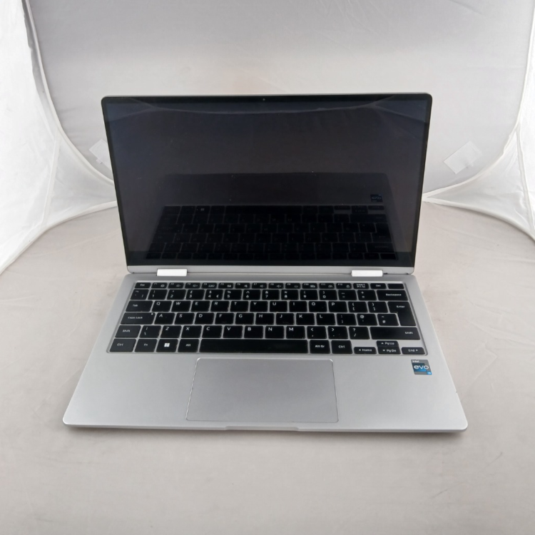 Refurbished Samsung 730QED Core i5-1235U 8GB RAM 256GB SSD 13.3 Inch Windows 11 Home Laptop