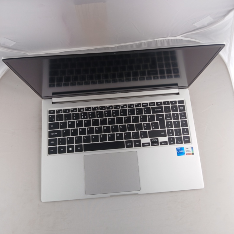 Refurbished Samsung 750XDA Core i5-1135G7 8GB RAM 256GB SSD 15.6 Inch Windows 11 Home Laptop