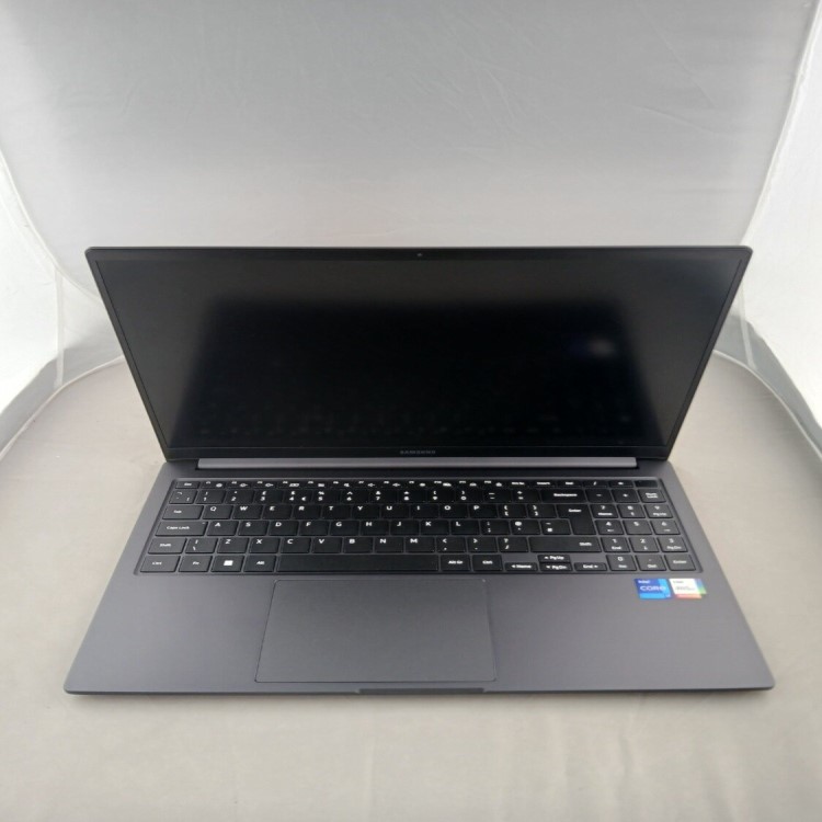 Refurbished Samsung 750XFG Core i7-1355U 8GB RAM 512GB SSD 15.6 Inch Windows 11 Home Laptop