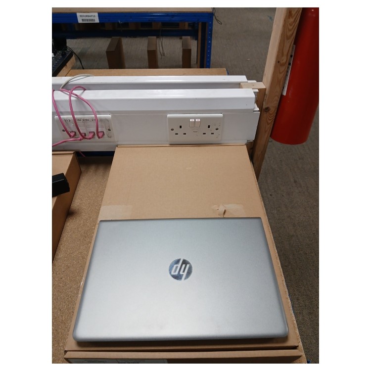 Refurbished HP Pavilion Core i3-7100U 8GB RAM 128GB SSD 14 Inch Windows 10 Laptop
