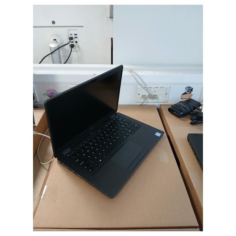 Refurbished Dell Latitude 5300 Core i3-8145U 8GB RAM 128GB SSD 13.3 Inch Windows 10 Laptop