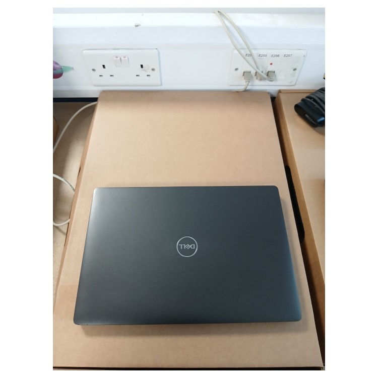 Refurbished Dell Latitude 5300 Core i3-8145U 8GB RAM 128GB SSD 13.3 Inch Windows 10 Laptop