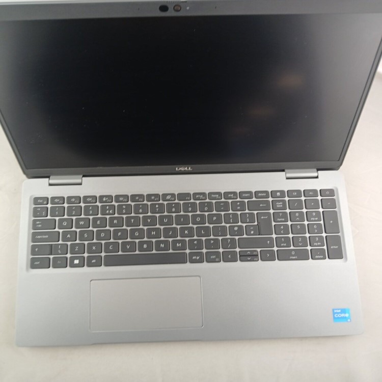 Refurbished Dell Latitude 5520 Core i5-1135G7 16GB RAM 256GB SSD 15.6 Inch Windows 11 Home Laptop