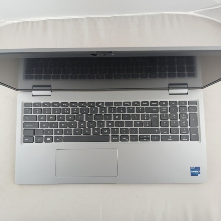 Refurbished Dell Latitude 5530 Core i7-1265U 16GB RAM 512GB SSD 15.6 Inch Windows 11 Home Laptop