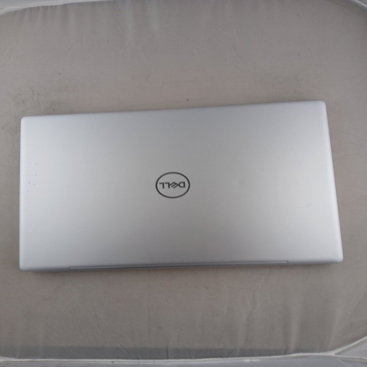 Refurbished Dell Inspiron 7570 Core i7 8550U 8GB RAM 256GB SSD 15.6 Inch Windows 11 Home Laptop