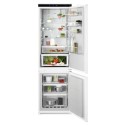 TSC7M181DS AEG Series 7000 249 Litre 70/30 Built In Fridge Freezer