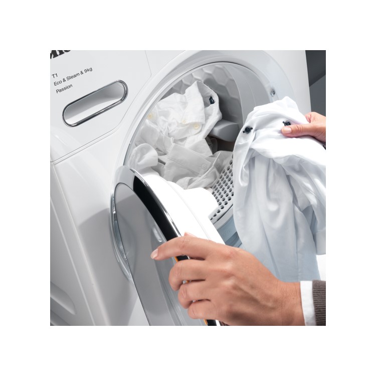 Refurbished Miele TSF763 Freestanding Heat Pump 8KG Tumble Dryer White