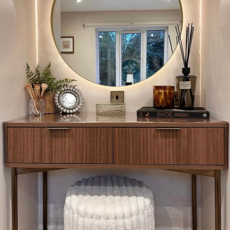 Dark Wood Ribbed Dressing Table with Storage Drawers - Valencia