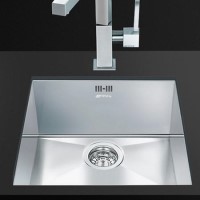 Single Bowl Undermount Chrome Stainless Steel Kitchen Sink - Smeg Quadra