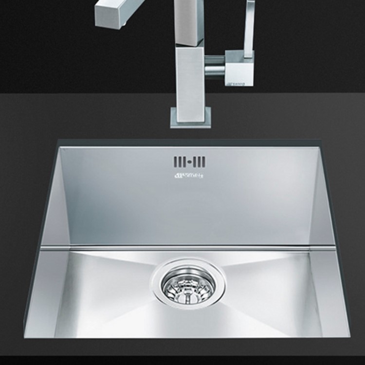 Single Bowl Undermount Chrome Stainless Steel Kitchen Sink - Smeg Quadra