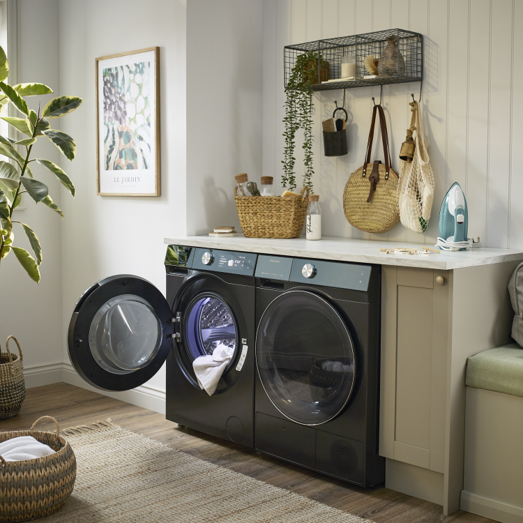 Hisense 7S Series 12kg 1400rpm Washing Machine - Black