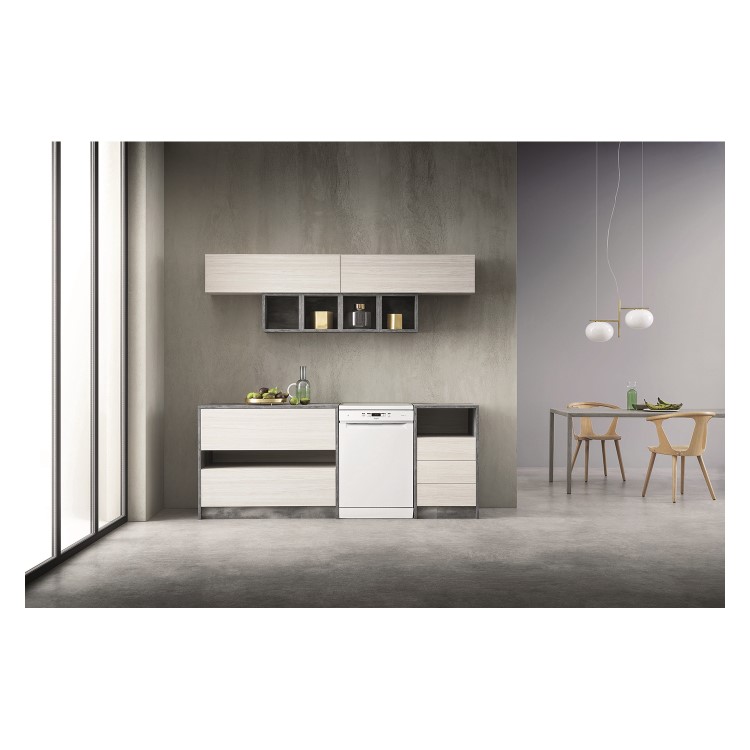 Refurbished Whirlpool WFC3C33PFUK 14 Place Freestanding Dishwasher White