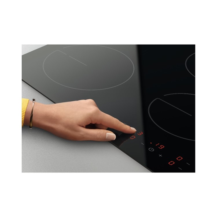 Zanussi 60cm 4 Zone Ceramic Hob with OvalZone
