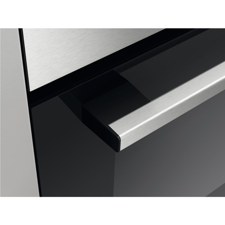 Refurbished Zanussi Series 20 ZOHNE2X2 60cm Single Built In Electric Oven Stainless Steel