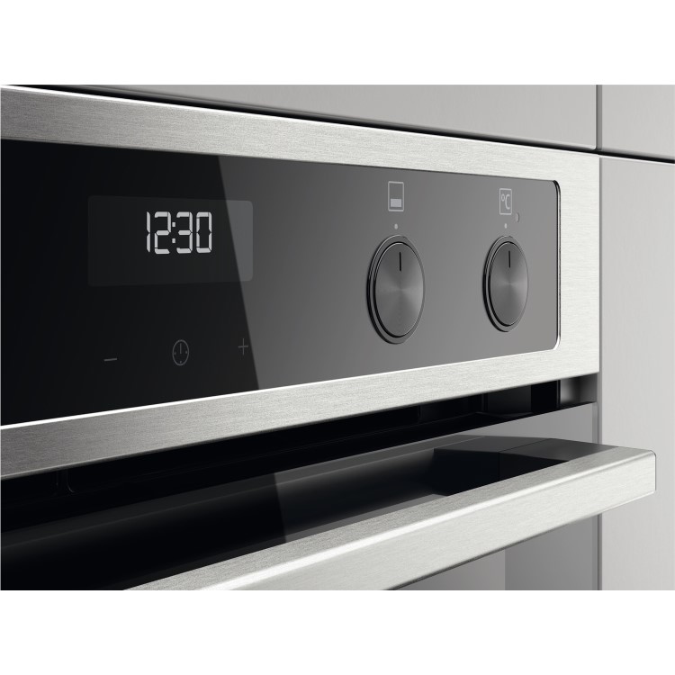 Refurbished Zanussi Series 20 ZPCNA4X1 60cm Double Built Under Electric Oven with Catalytic Liners Stainless Steel