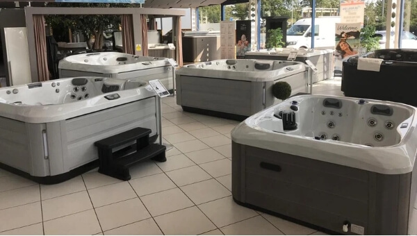 Outdoor Living Hot Tubs