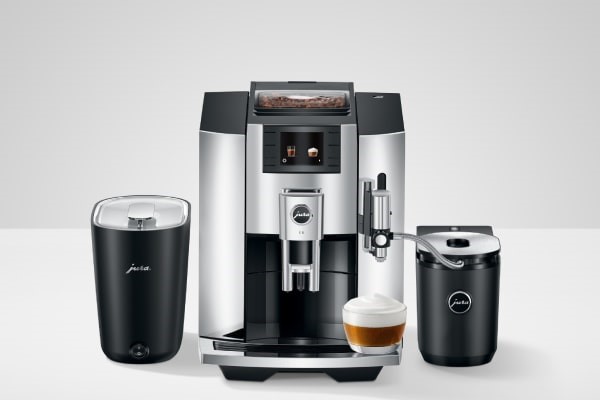 Jura E8 Coffee Machine front-on view